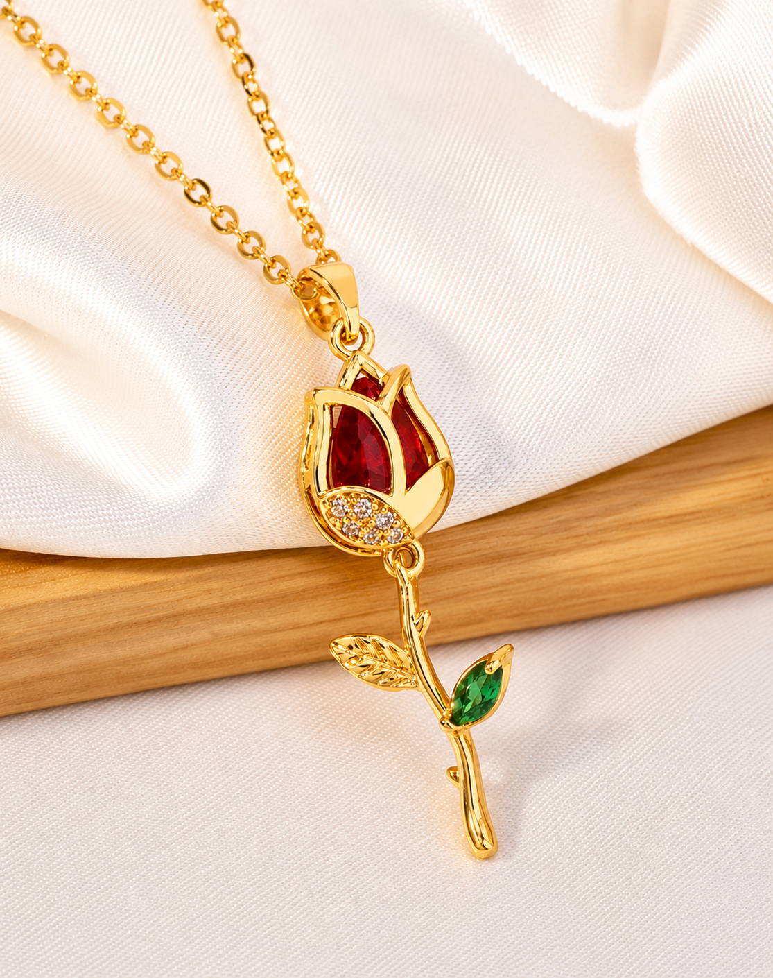 Collar Clavel Rojo Oro - Joyería Premium